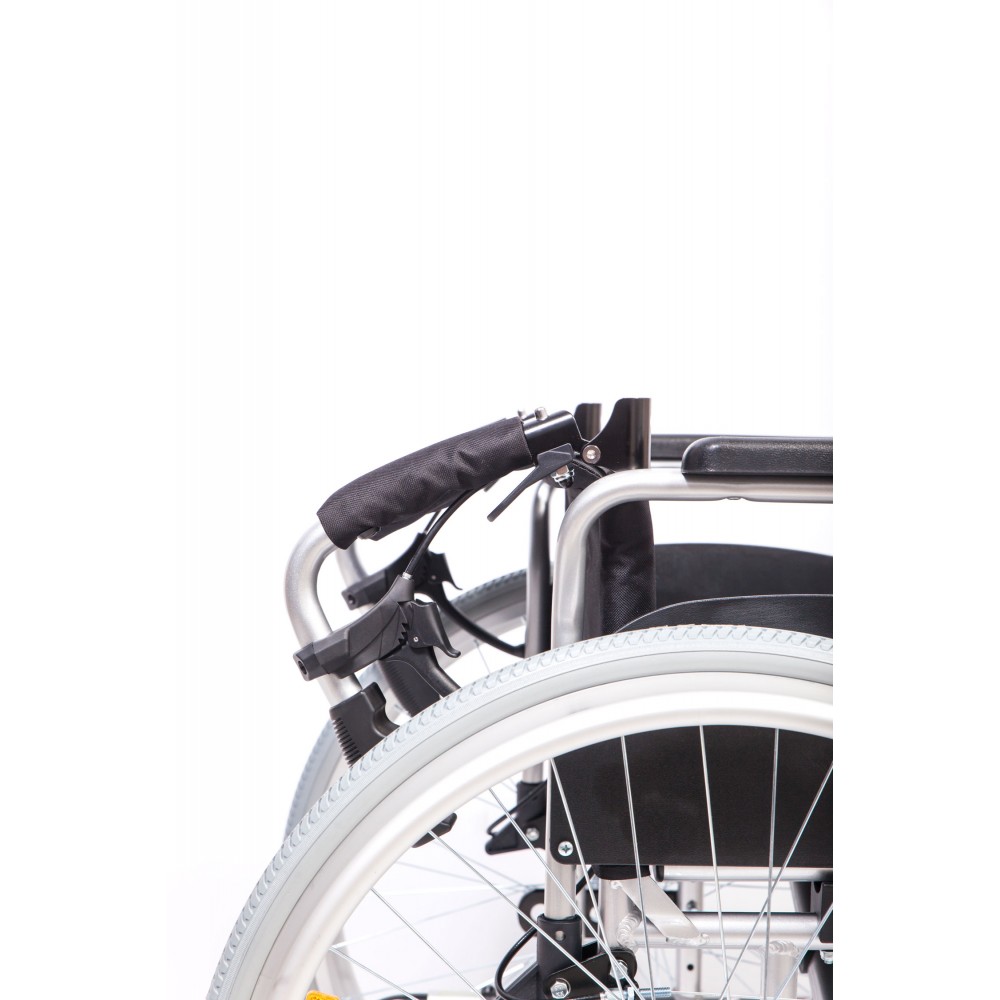 Πτυσσόμενο Αναπηρικό Αμαξίδιο Αλουμινίου ALU IV "Lion" 3 Θέσεων Ύψους Καθίσματος. Πλάτος Καθίσματος 45cm. Ασημί. 0810806. Πτυσσόμενο Αναπηρικό Αμαξίδιο Αλουμινίου ALU IV "Lion" 3 Θέσεων Ύψους Καθίσματος. Πλάτος Καθίσματος 45cm. Ασημί. 0810806.