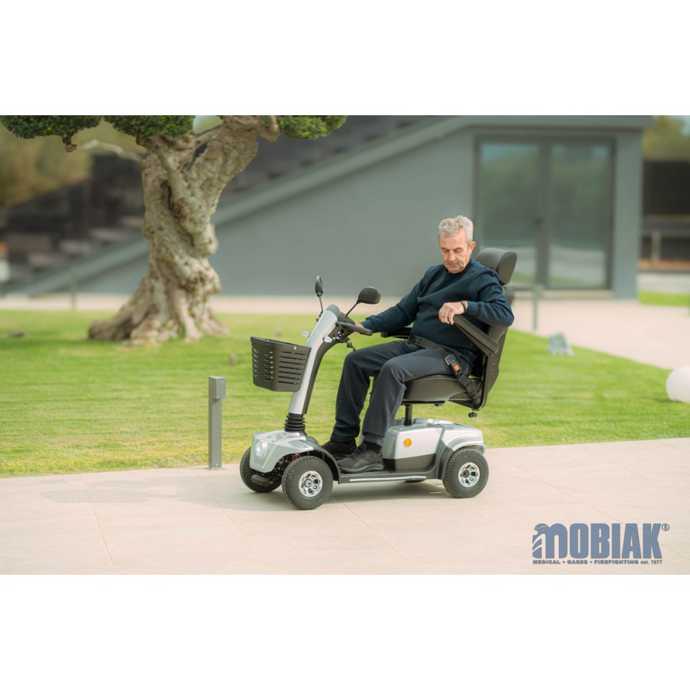 Αμαξίδιο Τύπου Scooter ARES με Αναπαυτικό Περιστρεφόμενο Κάθισμα-Πολυθρόνα. Ασημί. 0811820. Αμαξίδιο Τύπου Scooter ARES με Αναπαυτικό Περιστρεφόμενο Κάθισμα-Πολυθρόνα. Ασημί. 0811820.