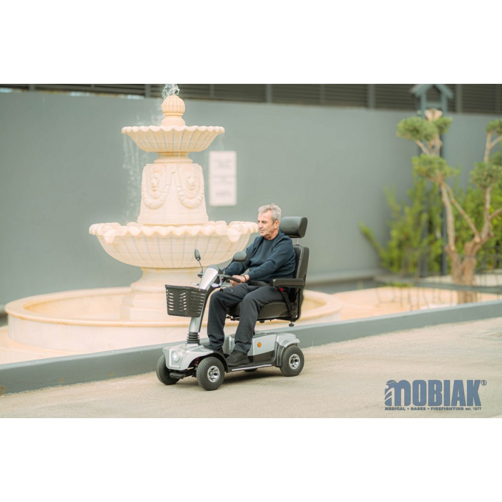 Αμαξίδιο Τύπου Scooter ARES με Αναπαυτικό Περιστρεφόμενο Κάθισμα-Πολυθρόνα. Ασημί. 0811820. Αμαξίδιο Τύπου Scooter ARES με Αναπαυτικό Περιστρεφόμενο Κάθισμα-Πολυθρόνα. Ασημί. 0811820.