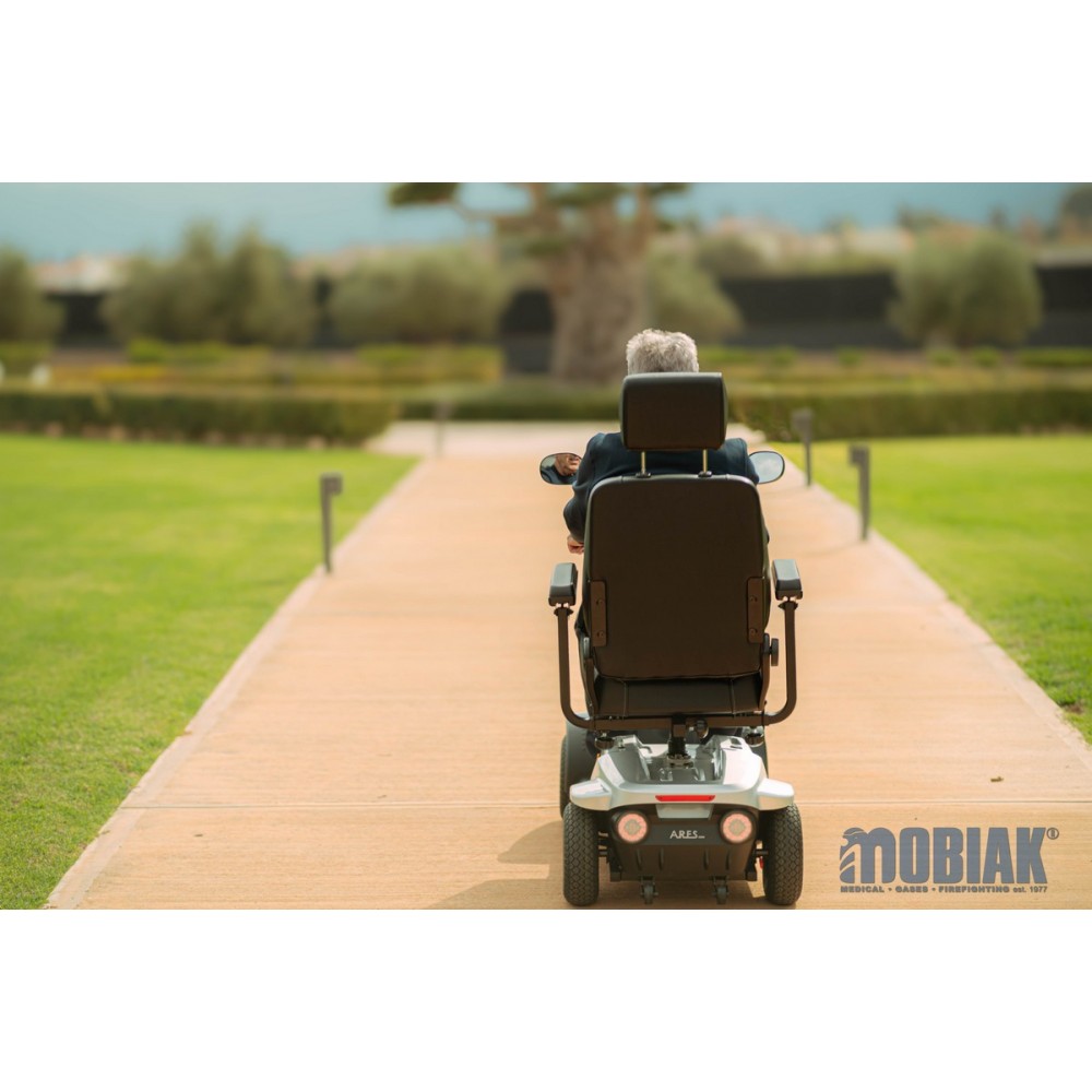 Αμαξίδιο Τύπου Scooter ARES με Αναπαυτικό Περιστρεφόμενο Κάθισμα-Πολυθρόνα. Ασημί. 0811820. Αμαξίδιο Τύπου Scooter ARES με Αναπαυτικό Περιστρεφόμενο Κάθισμα-Πολυθρόνα. Ασημί. 0811820.