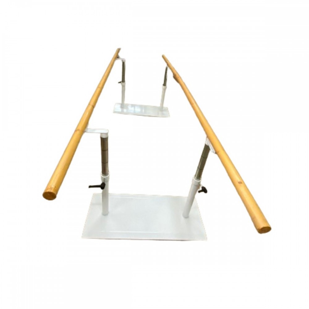 Δίζυγο με Αναδιπλούμενες Παράλληλες Μπάρες και Ξύλινα Κιγκλιδώματα.