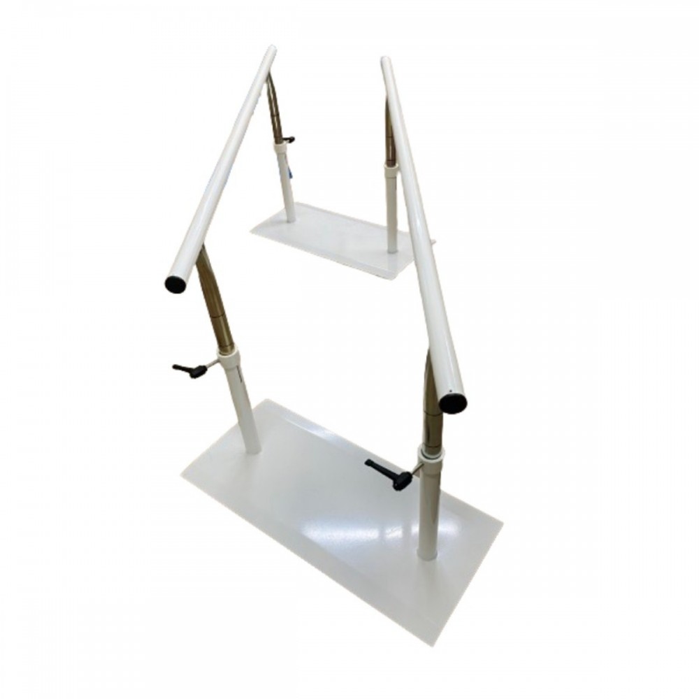 Δίζυγο με Αναδιπλούμενες Παράλληλες Μπάρες και Ξύλινα Κιγκλιδώματα.