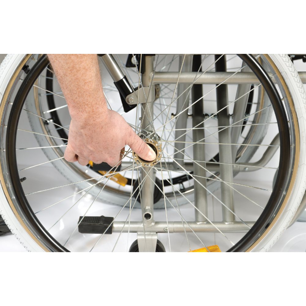 Αναπηρικό Αμαξίδιο Πτυσσόμενο SMART. Συμπαγείς Τροχοί PU 24''.  Πλάτος Καθίσματος 46cm. Ασημί.